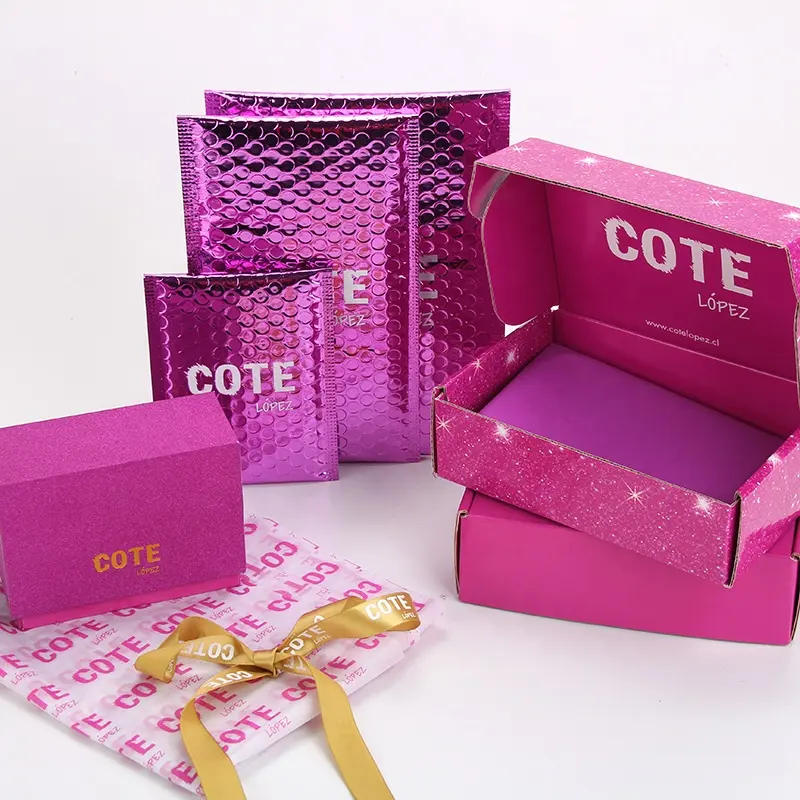 โลโก้ที่กำหนดเองสีชมพูสมัครสมาชิก Mailer กระดาษกล่องลูกฟูกการจัดส่งสินค้ากล่องสำหรับเสื้อผ้าเครื่องประดับเครื่องสำอางดอกไม้