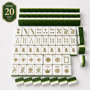 Ensemble de Mahjong américain de luxe en marbre vert acrylique, tuiles de Mahjong gravées personnalisées avec motif étoile et couronne, avec boîte - Product Image 1