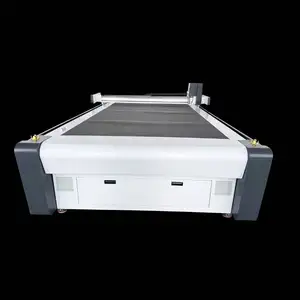 Máquina de corte oscilante Cnc para carpetes e couro tecido