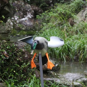 Leurre de chasse réaliste en PE avec ailes rotatives pour la chasse en extérieur et l'éloignement des oiseaux (Canard mâle/Canard femelle) - Product Image 5