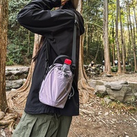 Sac seau unisexe matelassé à cordon de serrage, imperméable, bandoulière, personnalisable, tendance pour homme, en nylon