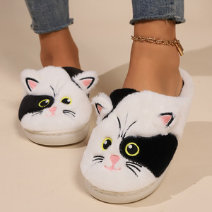 Chaussures en peluche pour femmes, design chat de dessin animé, légères, rehaussantes, chaudes, semelle souple antidérapante, hiver, intérieur/extérieur - Product Image 3