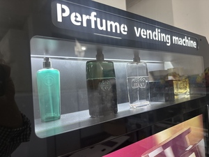 Distributeur de parfum intelligent, 10 flacons de parfum ou de cologne, distributeur automatique, écran tactile 10,1 pouces, <span class=keywords><strong>paiement</strong></span> par <span class=keywords><strong>carte</strong></span> de crédit/pièces de monnaie, certifié CE - Product Image 5