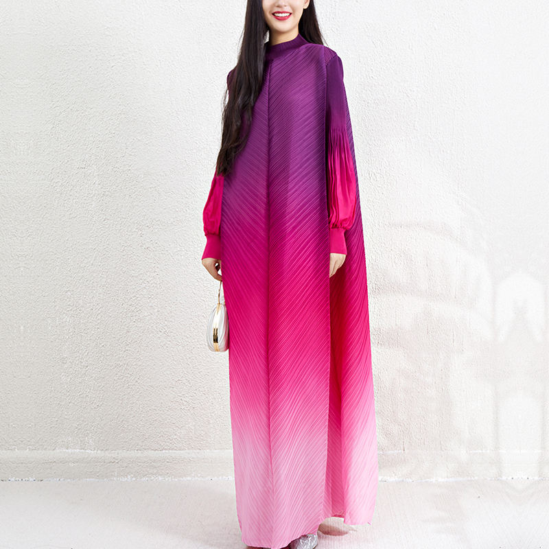 สีแดงม่วง