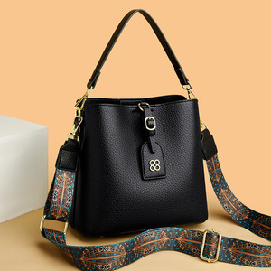 Nouveau sac seau de conception Simple pour les femmes mode en cuir souple grande capacité sac à bandoulière pour le travail de Shopping en plein air - Product Image 5
