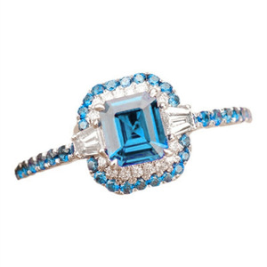 Anello Geometrico Quadrilatero di Lusso per Donne, Elegante Gioiello da Dito alla Moda - Product Image 1