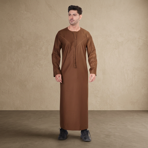 Thobe/Thawb Homme Marron Premium à Manches Longues – Robe Traditionnelle Koweïtienne, Émiratie, Saoudienne pour Tenue Islamique du Moyen-Orient - Product Image 2