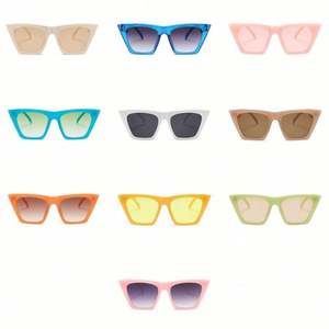 Vente flash 2022, lunettes de soleil carrées à monture large rétro pour femmes, monture en plastique UV400, lunettes de soleil bleues œil de chat - Product Image 6