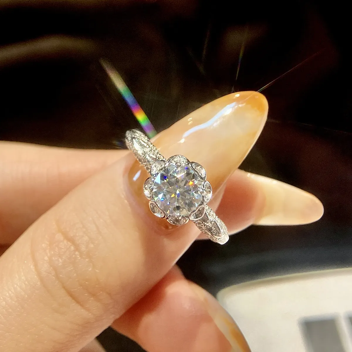 Genuin 925 Sterling-Silber D-Farbe VVS 1ct Moissanit Diamant Wächterengel-Ring für Damen Verlobung Luxus-Schmuck