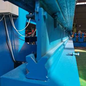 Cintreuse hydraulique manuelle de 2, 4 ou 6 mètres de largeur pour panneaux de tôle - Product Image 4