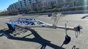 <span class=keywords><strong>Remorque</strong></span> de <span class=keywords><strong>bateau</strong></span> en aluminium à essieu tandem à rouleaux oscillants à chargement facile de 8,2 m avec certification VIN CE DOT, adaptée aux bateaux de 7 m - Product Image 5