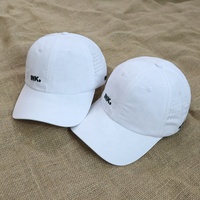 Casquettes de golf pour hommes de haute qualité avec logo brodé personnalisé, 100% polyester, trous perforés au laser, séchage rapide, 6 panneaux, pour le sport et les activités de plein air