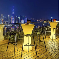 Table de bar LED carrée en plastique lumineuse à pieds hauts pour l'extérieur – Idéale pour discothèques, hôtels, supermarchés, fêtes, location – Résistante à l'eau