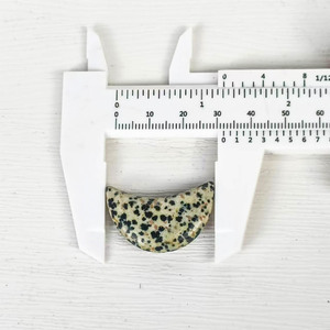 Productos curativos espirituales de alta calidad, artesanías de cristal de piedras preciosas, Luna de varios materiales para la suerte - Product Image 5