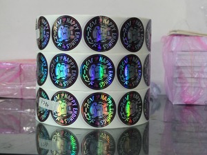 Etiquetas Adhesivas Personalizadas con Logotipo para Envases de Bálsamo Labial, Tubos de Brillo Labial y Botellas - Product Image 1