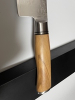 Modèle phare : Ensembles de couteaux de chef Damas professionnels à lame affûtée avec manche en bois d'olivier pour la cuisine