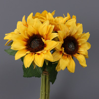 Bouquet de soie de tournesol à 6 têtes fait à la main de haute qualité en gros pour la décoration de la maison Arrangement mural de jardin sauvage