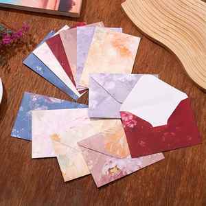 Ensemble de papeterie florale vintage - Enveloppes et papier de qualité supérieure sur le thème du printemps pour les invitations de mariage, les salutations et les occasions spéciales - Product Image 3