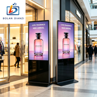 Affichage numérique vertical sur pied avec réglage du volume programmable, écran tactile IR 49 pouces pour interaction publique dans les centres commerciaux