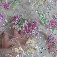 Tissu en dentelle haut de gamme lourdement perlé et brodé de sequins - Tissu en maille brodé floral pour robes de soirée