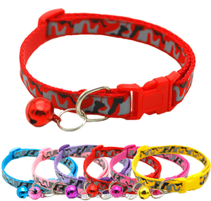 Promoción <span class=keywords><strong>Collar</strong></span> de gato a rayas 1,0 CM campana camuflaje personalizado <span class=keywords><strong>Collar</strong></span> de perro estilo encantador Aleación de plástico para fiestas al aire libre - Product Image 2
