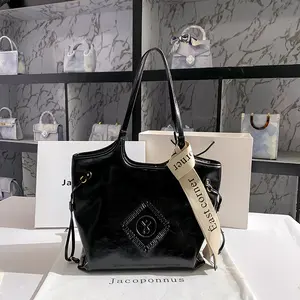 Guangzhou factory wholesale 2023 new fashion women's handbags original design high-quality PU leather one-shoulder Tote bag