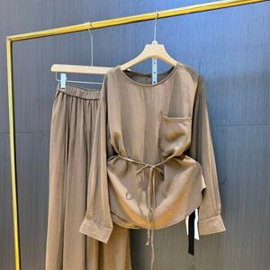 Set Estivo da Donna alla Moda, Nuovo Stile, Camicetta con Colletto e Laccio in Tinta Unita e Pantaloni Casual in Tela, Taglia Unica - Product Image 3