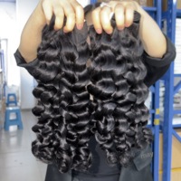 Grossiste de Cheveux Humains Naturels Bruts Ondulés du Cambodge, Non Traités, Provenant d'un Donneur Unique, Cuticules Alignées, Lots de Cheveux Humains Bouclés Indiens pour Vendeurs