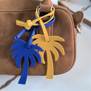 Porte-clés en cuir PU gaufré avec motifs de cocotiers et de palmiers, plusieurs couleurs, cadeau promotionnel de voyage pour le Ramadan - Product Image 2