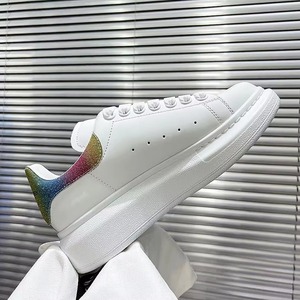 <span class=keywords><strong>Scarpe</strong></span> da passeggio da donna 2026 di alta qualità, <span class=keywords><strong>scarpe</strong></span> sportive unisex, sneakers di design bianche alla moda con tomaia in materiale, <span class=keywords><strong>scarpe</strong></span> da <span class=keywords><strong>uomo</strong></span> - Product Image 6