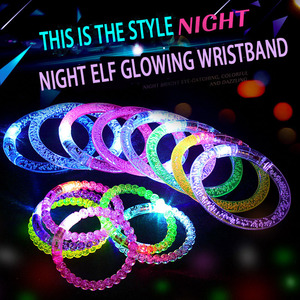 Bracelets LED pour fêtes, cadeaux lumineux en acrylique pour Thanksgiving, Noël, anniversaires, Halloween - Product Image 1