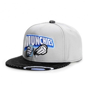 หมวกเบสบอลปักลายขนมขบเคี้ยวสั่งทำขายส่ง หมวกแก๊ป 5 แฉกแบบ Snapback สำหรับผู้ชายและผู้หญิง  รับผลิตแบบ OEM - Product Image 1