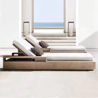 Chaise longue de luxe en teck pour l'extérieur, durable et moderne, inclinable avec coussin, pour villa, piscine, plage et patio, mobilier d'extérieur