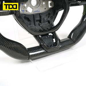 Volante de carreras de fibra de carbono TDD compatible con Lamborghini, 3 radios, negro con costuras verdes - Product Image 4