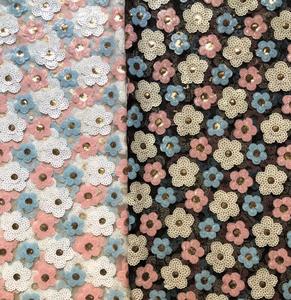 Nouveaux produits maille Sequin tissu haute qualité fleur Sequin tissu pour femmes Performance vêtements robes <span class=keywords><strong>de</strong></span> soirée - Product Image 3