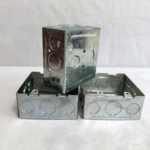 全尺寸IP67电气接线盒4组Gi开关插座，带淘汰赛金属电子设备和仪器外壳 - Product Image 1