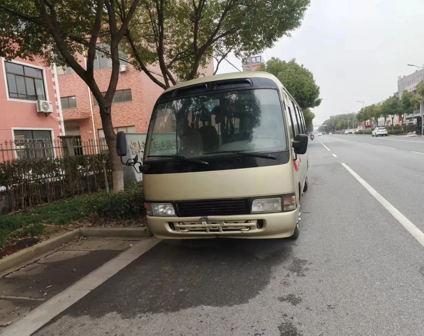 Ônibus escolar toyot a city usado de bom preço, ônibus diesel de 25 28 30 lugares disponível na China