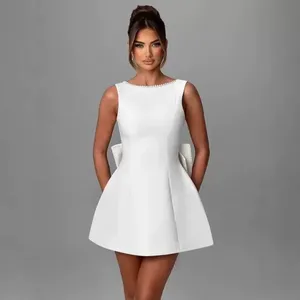 Robe trapèze élégante pour femme avec détail nœud perlé, coupe ajustée, dos nu, disponible en <span class=keywords><strong>noir</strong></span>, <span class=keywords><strong>rose</strong></span> <span class=keywords><strong>et</strong></span> blanc – Vente en gros - Product Image 2
