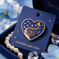 Nouveaux Pins de revers à paillettes tendance en gros, Badges métalliques en forme de cœur sur le thème de l'espace céleste, Pins personnalisés en émail dur ou souple, Galaxie Or/Argent