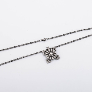 Yunnique-collar con colgante de cara sonriente de girasol, estilo Retro, creativo, de acero de titanio, joyería de moda Unisex - Product Image 3