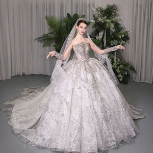 GT011 Vestido de Novia Moderno y Lujoso con Apliques Florales, Estampado Floral, Largo hasta el Suelo, Estilo Princesa, Espalda Descubierta, Cola Capilla, Escote Corazón - Product Image 1