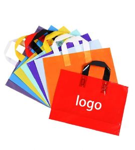 Sacs cadeaux imprimés et épaissis, sacs de shopping en PE avec anse souple en plastique, logo personnalisé OEM - Product Image 1