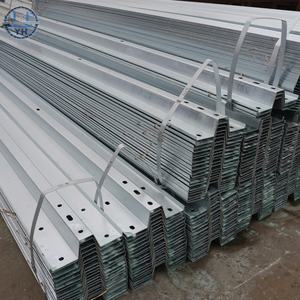 Barrière de sécurité routière en acier galvanisé à chaud anti-collision personnalisée en forme de W et <span class=keywords><strong>accessoires</strong></span> de barrière de sécurité - Product Image 2