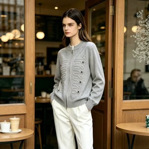 Nuovo <span class=keywords><strong>Cardigan</strong></span> in Maglia Crema con Zip per Donna Autunno 2026, Collo Tondo, Polsini a Costine, Bottoni Decorativi in Corda, Elegante e Chic - Product Image 4