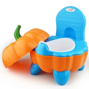 Orinal plegable portátil de diferentes aviones para niños, asiento de entrenamiento con reductor de Pinguin, orinal para bebé - Product Image 1