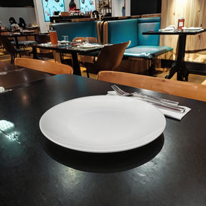 Vente en gros d'usine, assiette <span class=keywords><strong>de</strong></span> <span class=keywords><strong>service</strong></span> en céramique blanche personnalisée en <span class=keywords><strong>porcelaine</strong></span> <span class=keywords><strong>de</strong></span> 8 pouces pour les restaurants - Product Image 2