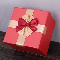 Boîte cadeau de luxe sur mesure en gros pour anniversaires, emballage exquis rouge pour photos, tasses, chemises, vêtements, livres, chaussettes, type de boîte - dossiers