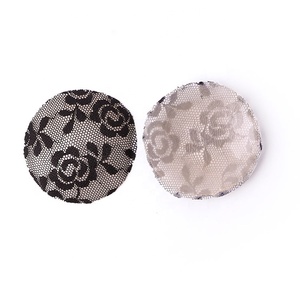 Copricapezzoli in Pizzo Floreale Nero Adesivi in <span class=keywords><strong>Silicone</strong></span> Invisibili Sexy Accessori Intimi per Ragazze - Product Image 3
