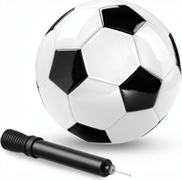 Ballon de football PlayBolt taille 2 en cuir PVC noir et blanc pour enfants, entraînement intérieur/extérieur (lot de 1)