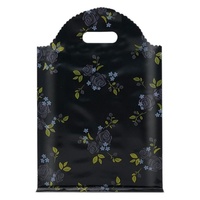Sac en plastique recyclable épaissi en gros, design à quatre doigts, sac de magasinage pour magasin de vêtements, sac cadeau, impression tendance, résistant à la chaleur